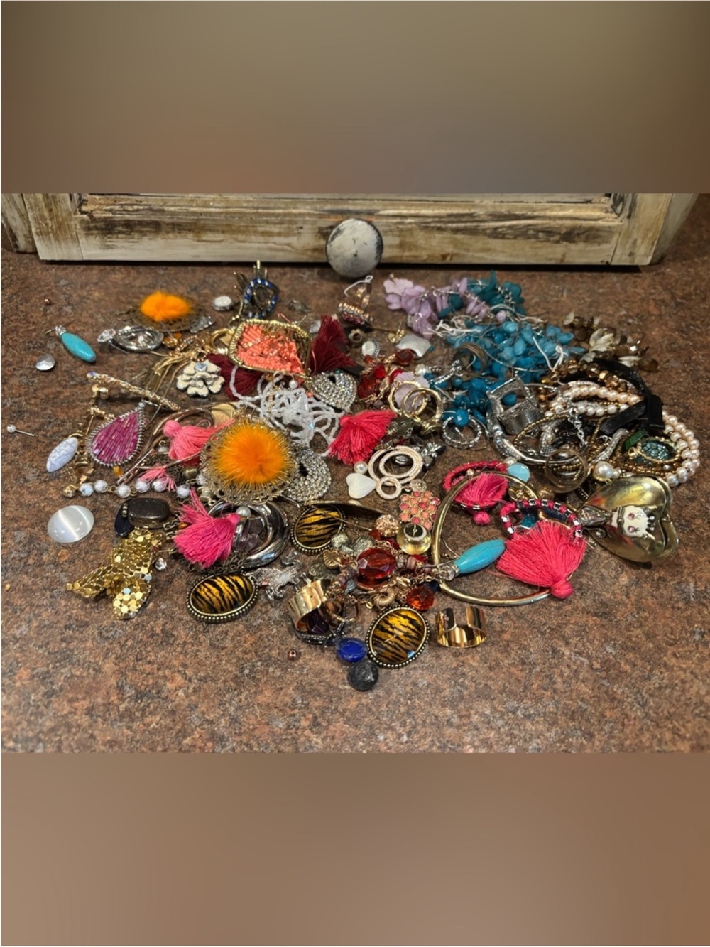 💜Broken mix matched jewelry pieces for crafts